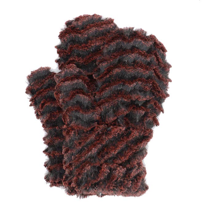 Mittens: Faux Fur 100% Polyester / Mittens / Carpathian Lynx