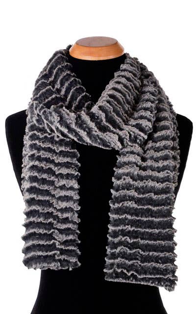 Classic Scarf: Faux Fur 100% Polyester / Classic Scarf / Red Fox