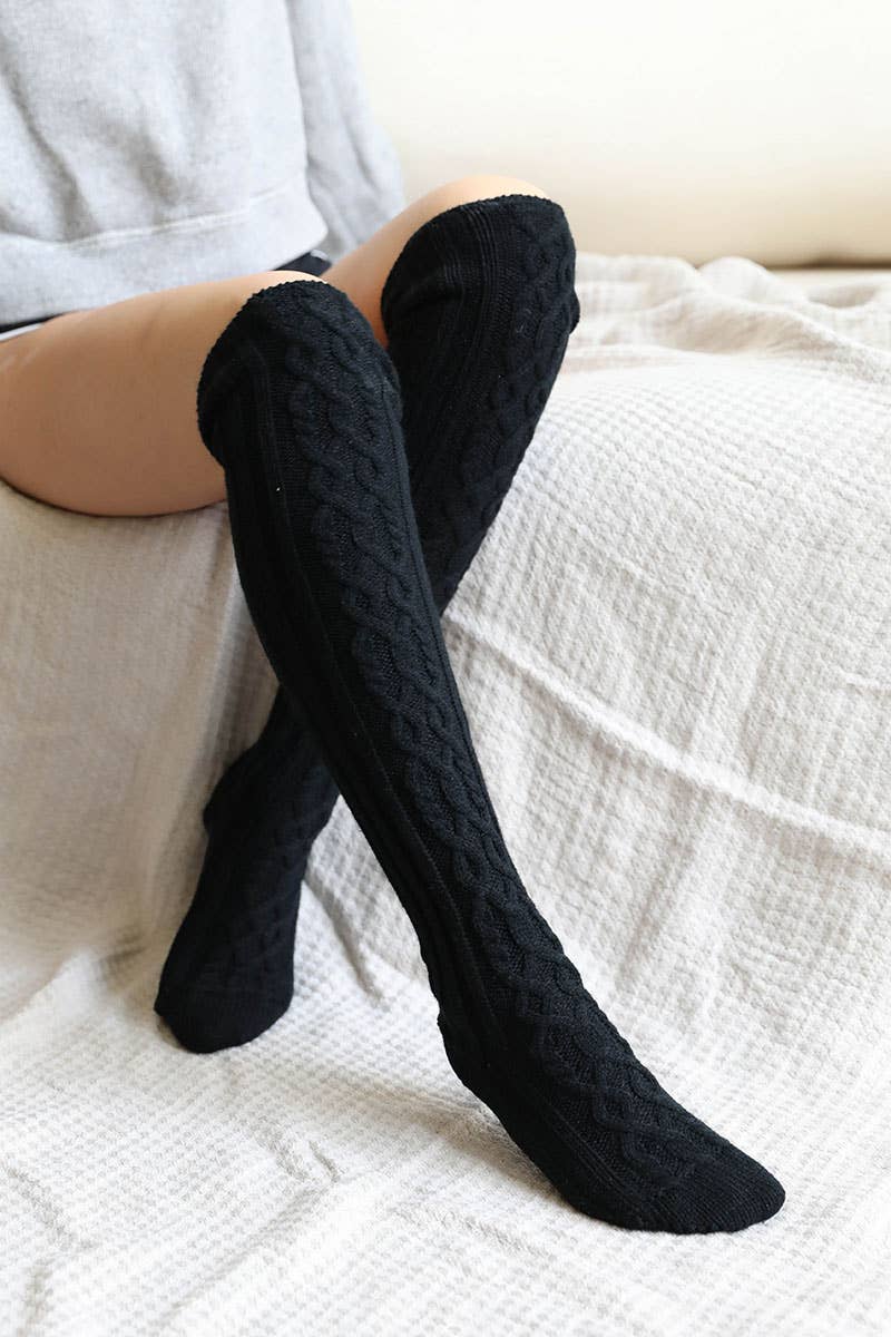 Leto Accessories - Cable Knit Socks: Burgundy