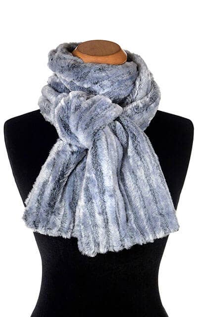 Classic Scarf: Faux Fur 100% Polyester / Classic Scarf / Red Fox