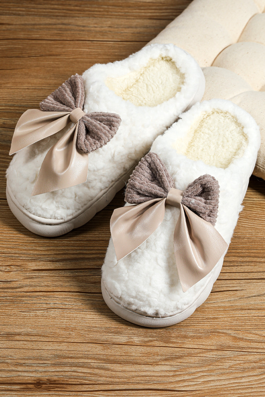 Pink Contrast Bowknot Applique Plush Winter Slippers