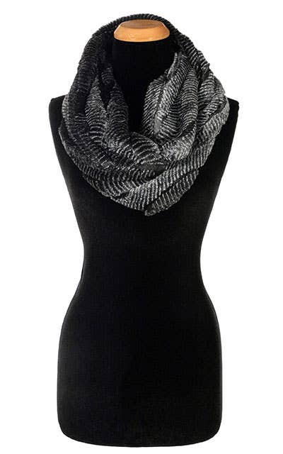 Infinity Scarf: Faux Fur 100% Polyester / Infinity Scarf / Highland in Skye