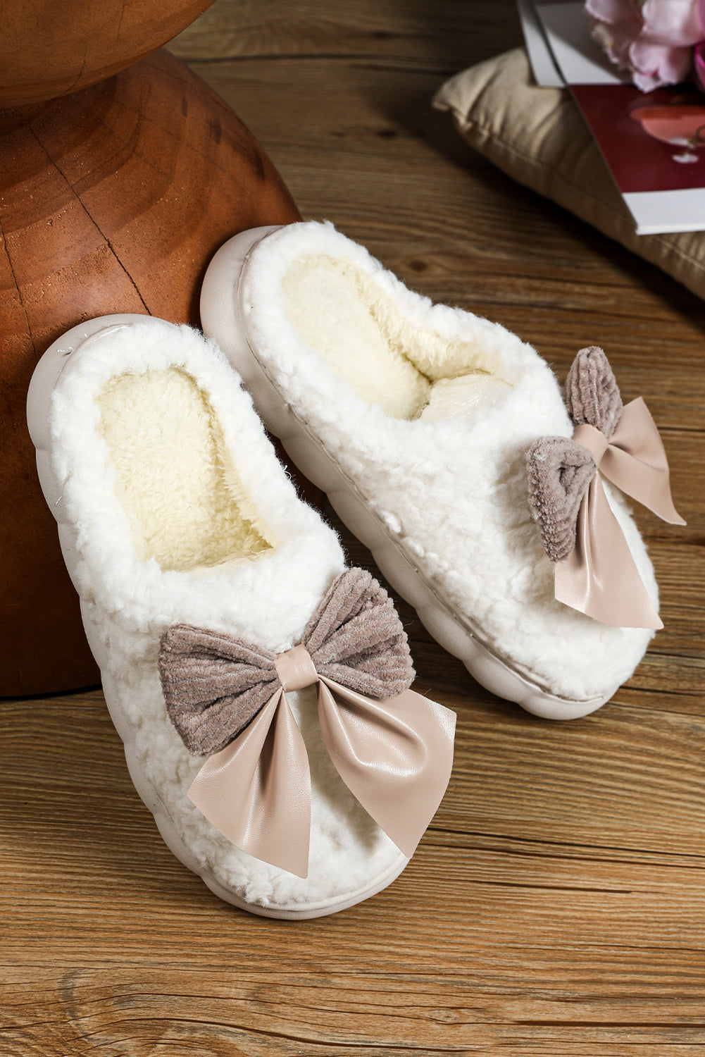 Pink Contrast Bowknot Applique Plush Winter Slippers