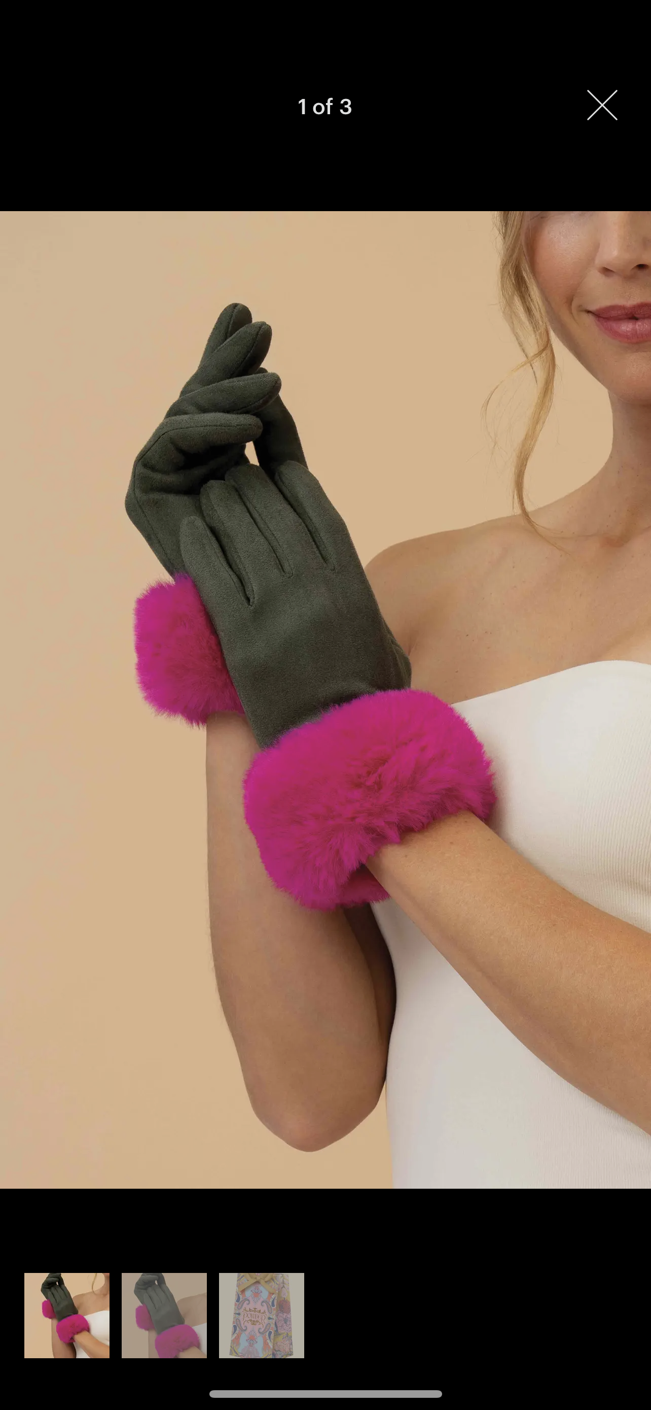Powder Design Fur trimmed gloves